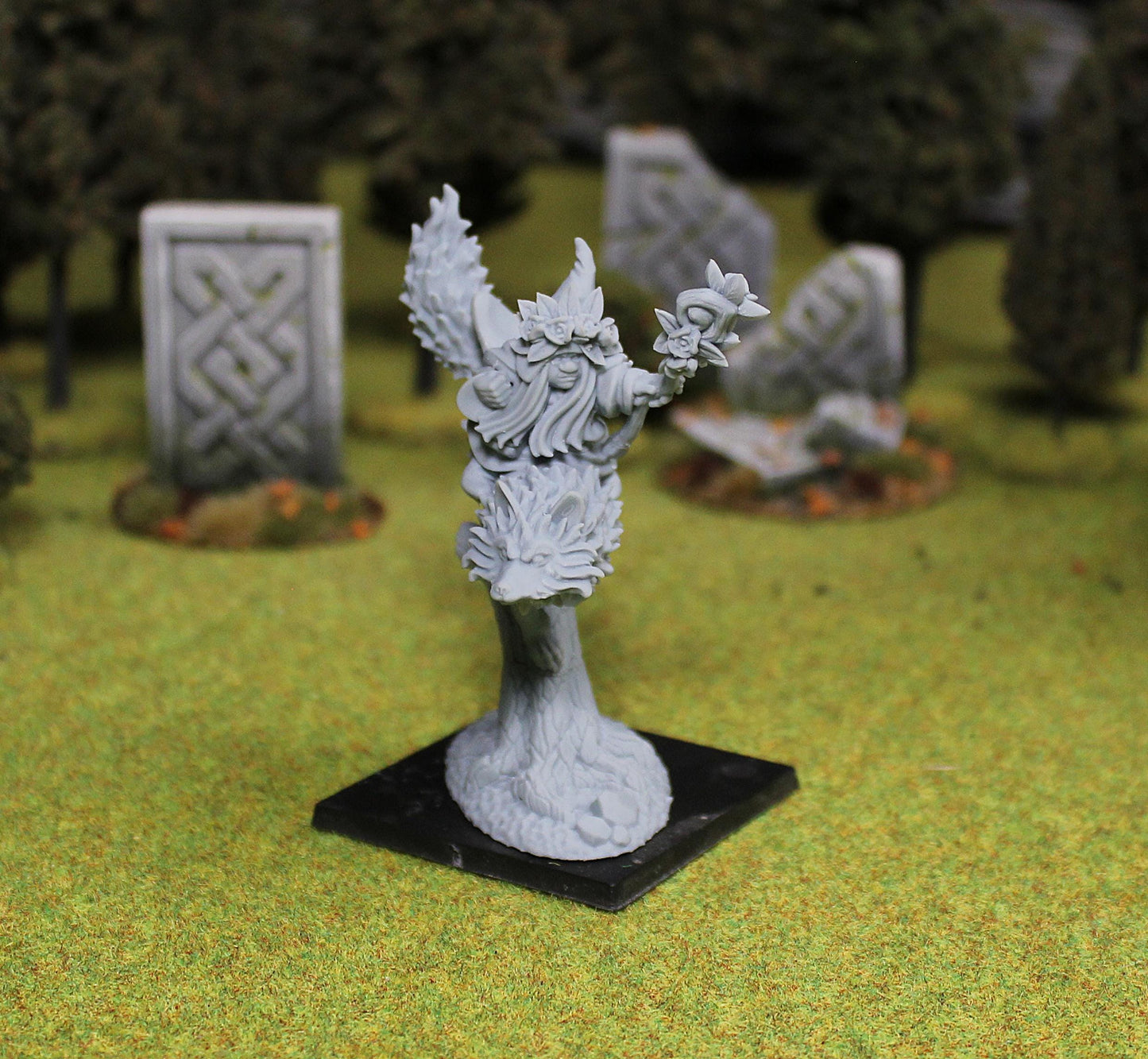 Forest Dwarf Sorceress, Fantasy Skirmish Miniatures by MoM Miniatures, perfect for Fantasy Wargames and RPGs