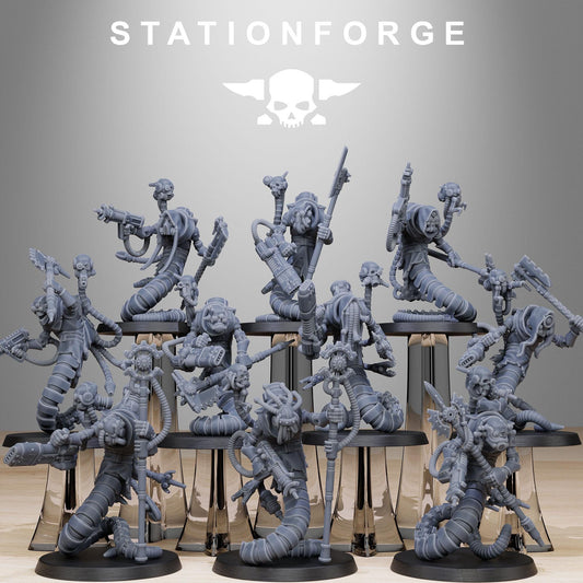 Scavenger Serpents, Space Techno-bots, modular Sci-Fi warriors by STATIONFORGE, Sci-Fi Wargames Cyber-themed Grimdark miniatures