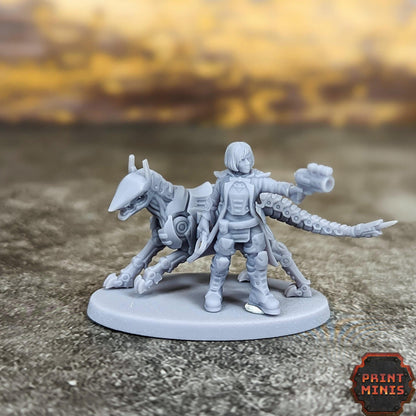 Katja - Enforcer Inspector & Cyberhound -  Sci-Fi Grimdark Tech Hunter Mercenaries by Print Minis