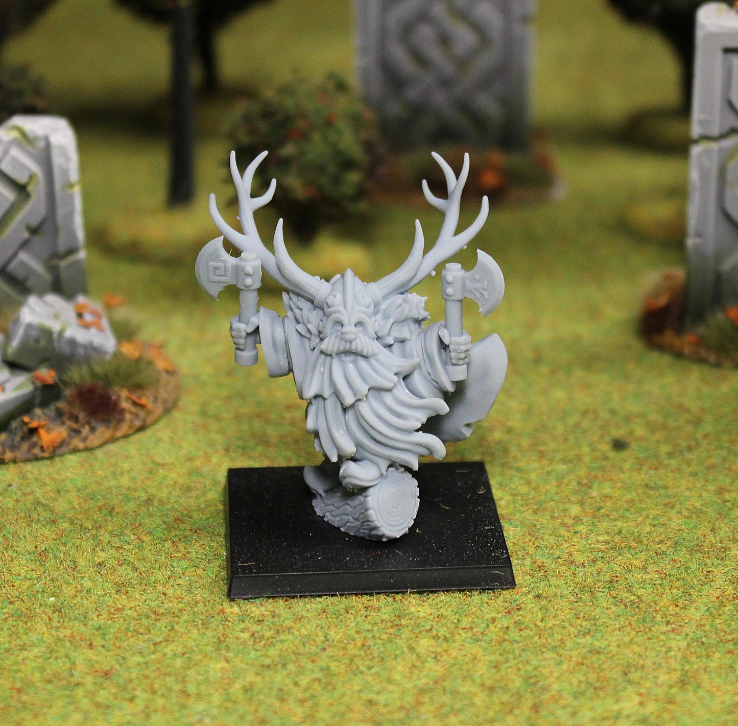 Forest Dwarf Lord, Fantasy Skirmish Miniatures by MoM Miniatures, perfect for Fantasy Wargames and RPGs