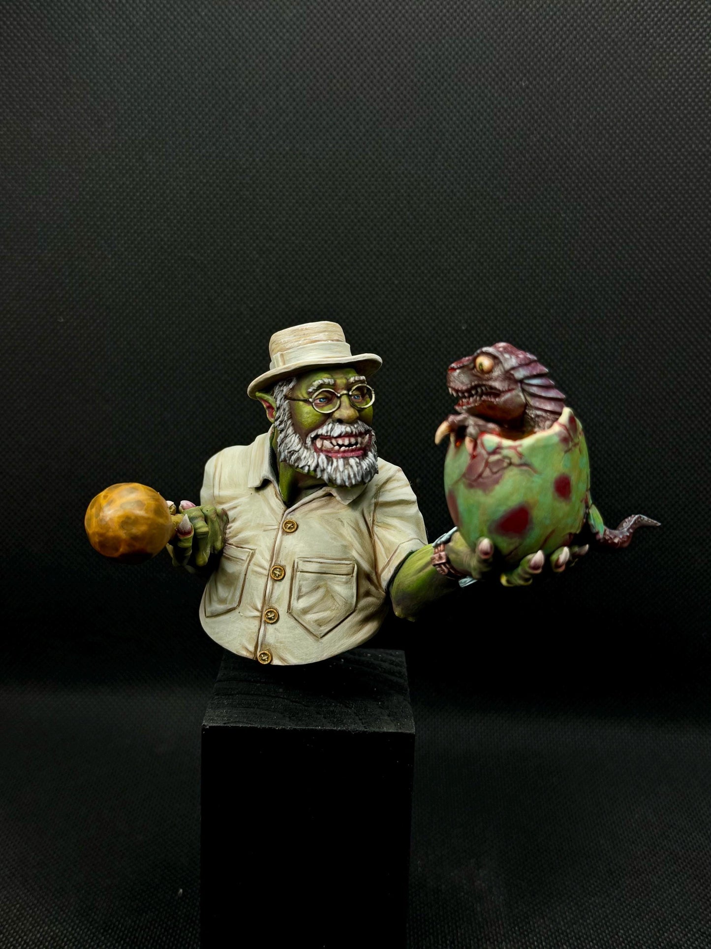 Hammork and da Dino - Bust, Jurazzik Ork, Movie-inspired Orkish Menace Sculpted by Big Zkreen Boyz, Grimdark Compatible, for Sci-Fi Wargames
