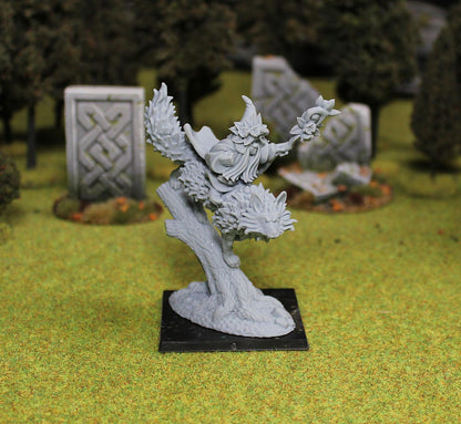Forest Dwarf Sorceress, Fantasy Skirmish Miniatures by MoM Miniatures, perfect for Fantasy Wargames and RPGs