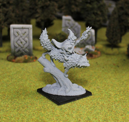 Forest Dwarf Sorceress, Fantasy Skirmish Miniatures by MoM Miniatures, perfect for Fantasy Wargames and RPGs