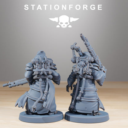 Scavenger Hunters, Space Techno-bots, modular Sci-Fi warriors by STATIONFORGE, Sci-Fi Wargames Cyber-themed Grimdark miniatures