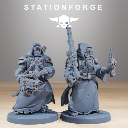 Scavenger Hunters, Space Techno-bots, modular Sci-Fi warriors by STATIONFORGE, Sci-Fi Wargames Cyber-themed Grimdark miniatures