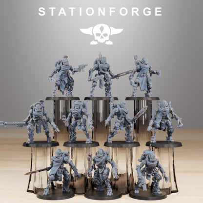 Scavenger Junkbots, Space Techno-bots, modular Sci-Fi warriors by STATIONFORGE, Sci-Fi Wargames Cyber-themed Grimdark miniatures