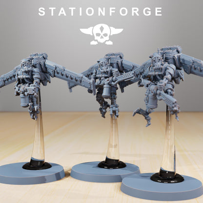 Scavenger Operators, Space Techno-bots, modular Sci-Fi warriors by STATIONFORGE, Sci-Fi Wargames Cyber-themed Grimdark miniatures