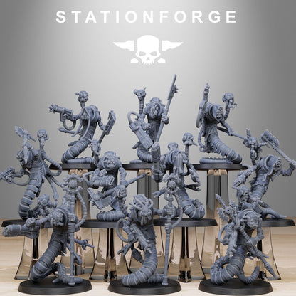 Scavenger Serpents, Space Techno-bots, modular Sci-Fi warriors by STATIONFORGE, Sci-Fi Wargames Cyber-themed Grimdark miniatures