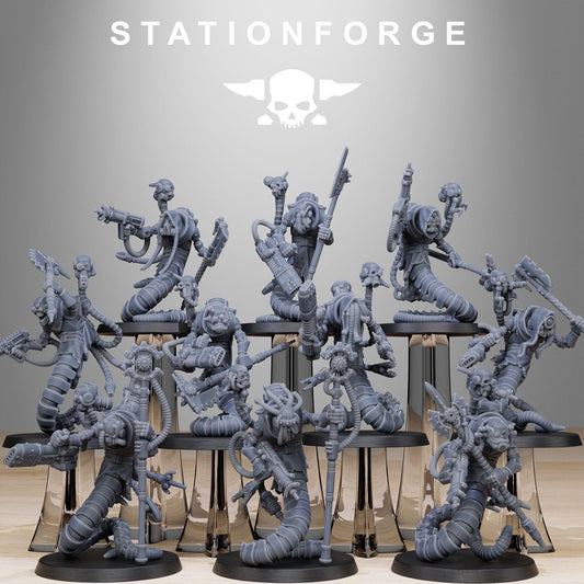 Scavenger Serpents, Space Techno-bots, modular Sci-Fi warriors by STATIONFORGE, Sci-Fi Wargames Cyber-themed Grimdark miniatures