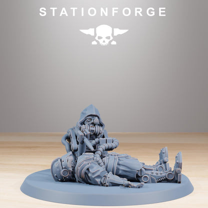 Scavenger Wounded, Space Techno-bots, modular Sci-Fi warriors by STATIONFORGE, Sci-Fi Wargames Cyber-themed Grimdark miniatures