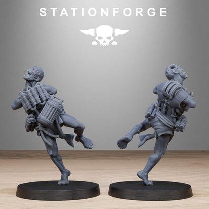 Techno Savanger Necromants, Chaos Worshipper Sci-Fi Wargames Miniatures by STATIONFORGE, Corrupted Imperial Guard