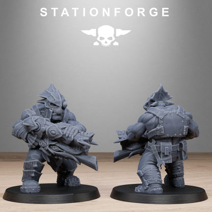 Orkaz Biotech Looters, Space-Faring Orkish Menace Sculpted by STATIONFORGE, Grimdark Compatible, Sci-Fi Wargame Scale