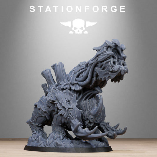 Xenarid Klaurax, Sci-Fi Bug Alien Miniatures by STATIONFORGE, Grimdark Wargames Proxy